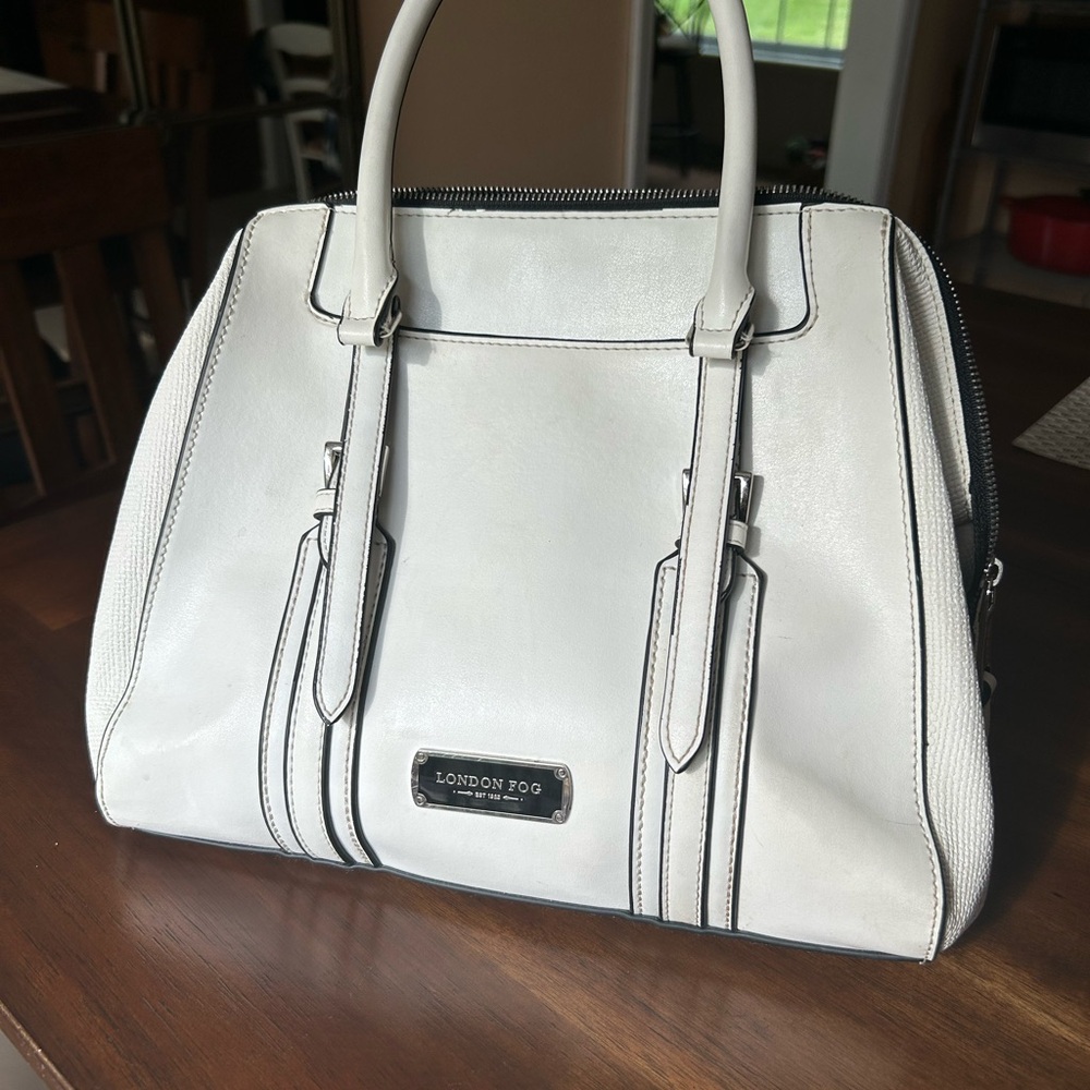 White London Fog Double Handle Handbag. Pre owned. Faux leather. Pretty detail